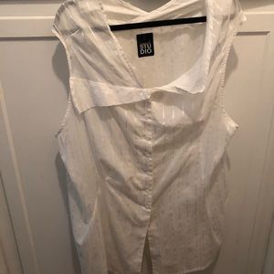 Sleeveless white light material top